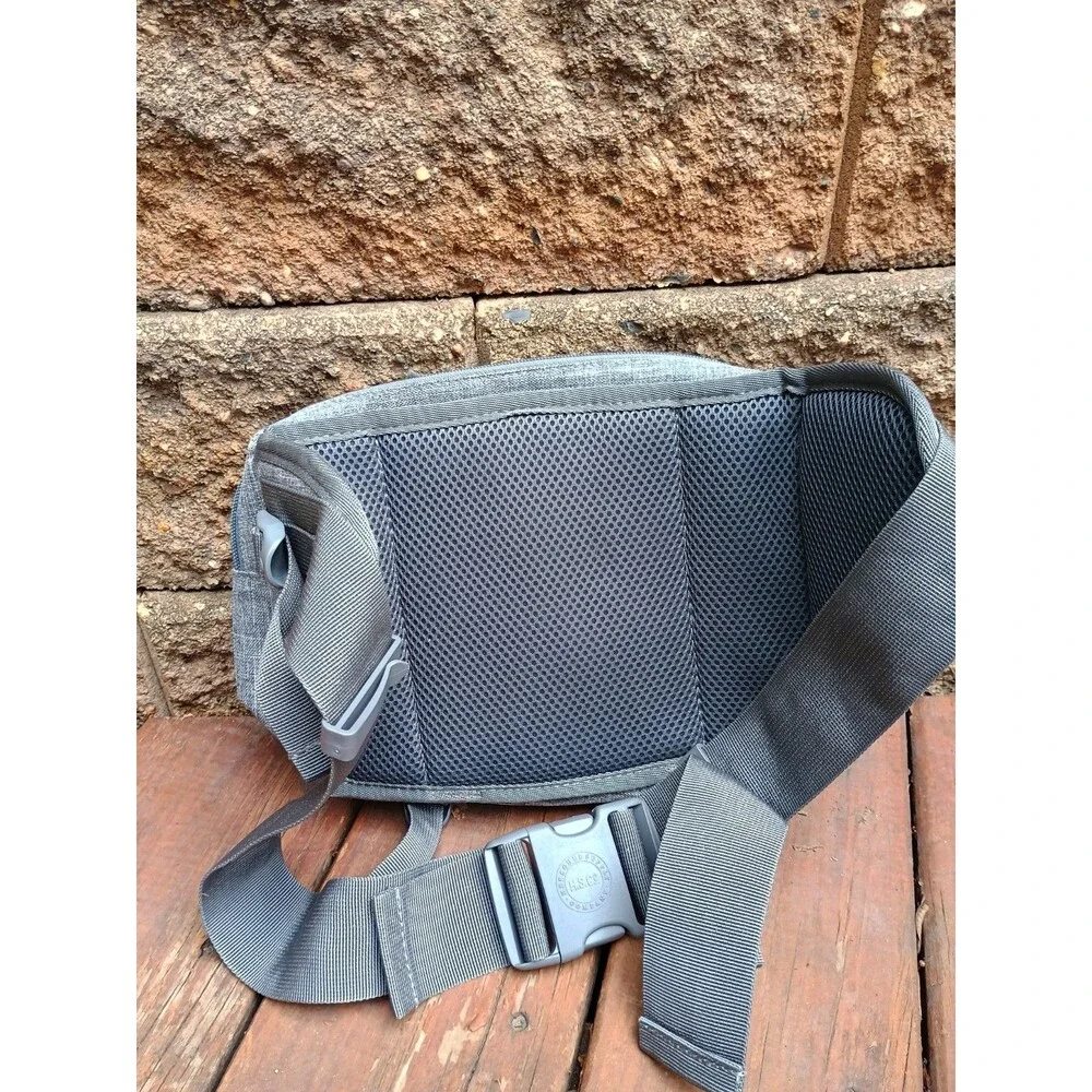 Herschel Supply Company gray exterior